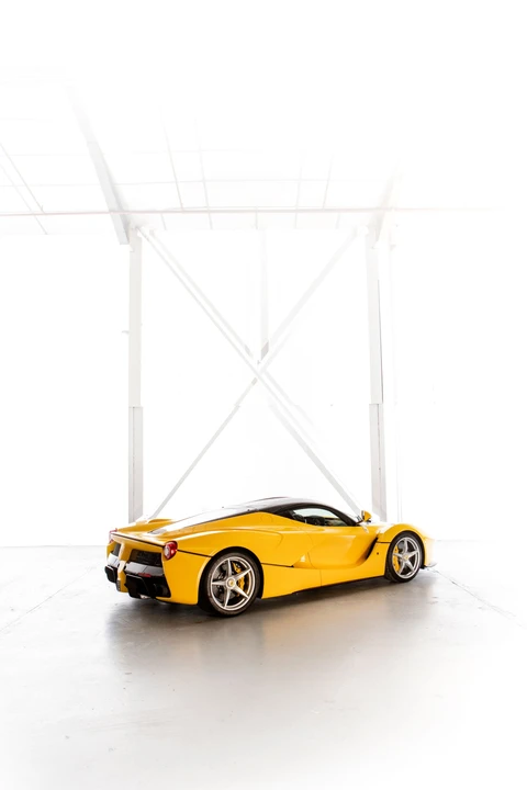 2015 Ferrari LaFerrari - Image 16 of 31