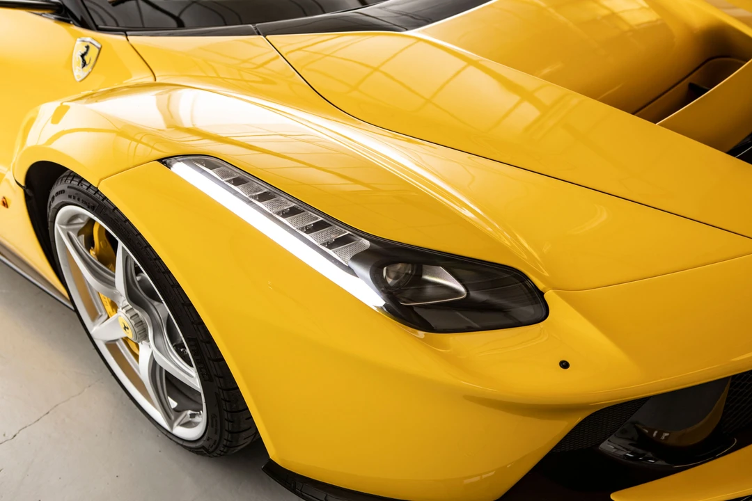 2015 Ferrari LaFerrari - Image 30 of 31