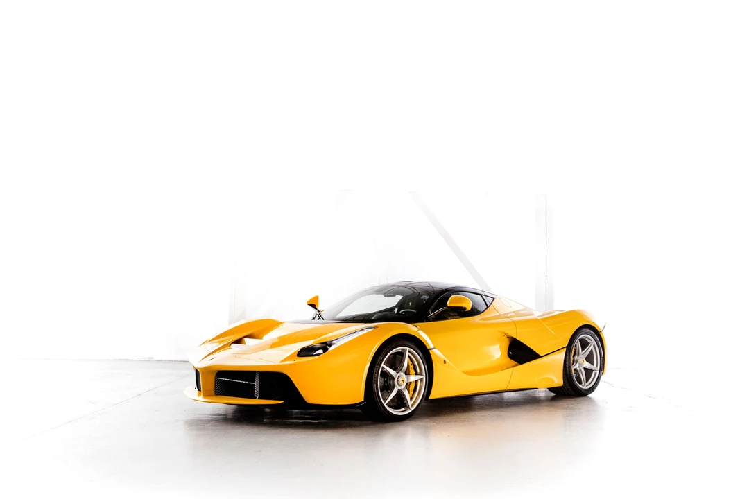 2015 Ferrari LaFerrari - Image 3 of 31