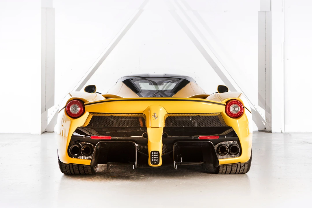 2015 Ferrari LaFerrari - Image 7 of 31