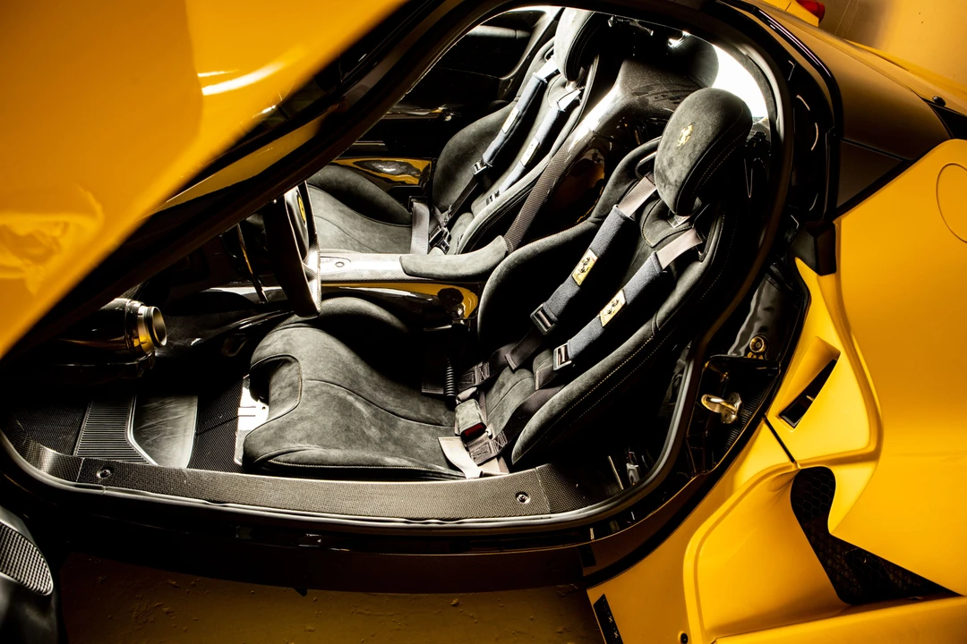 2015 Ferrari LaFerrari - Image 21 of 31