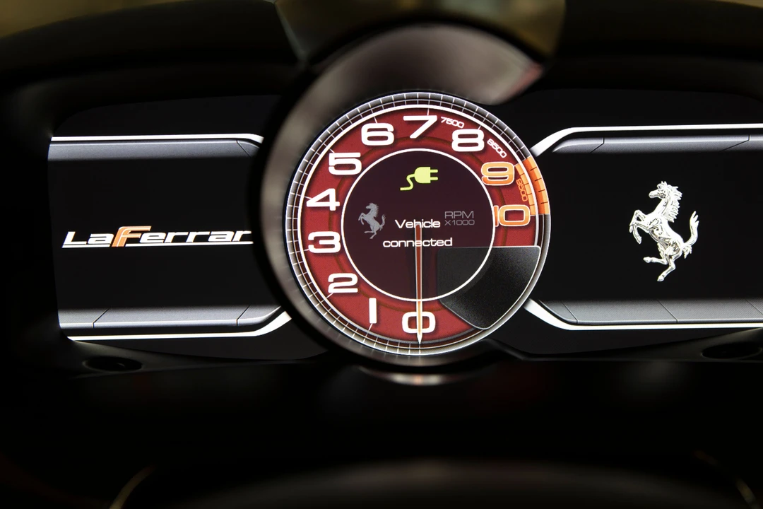 2015 Ferrari LaFerrari - Image 24 of 31