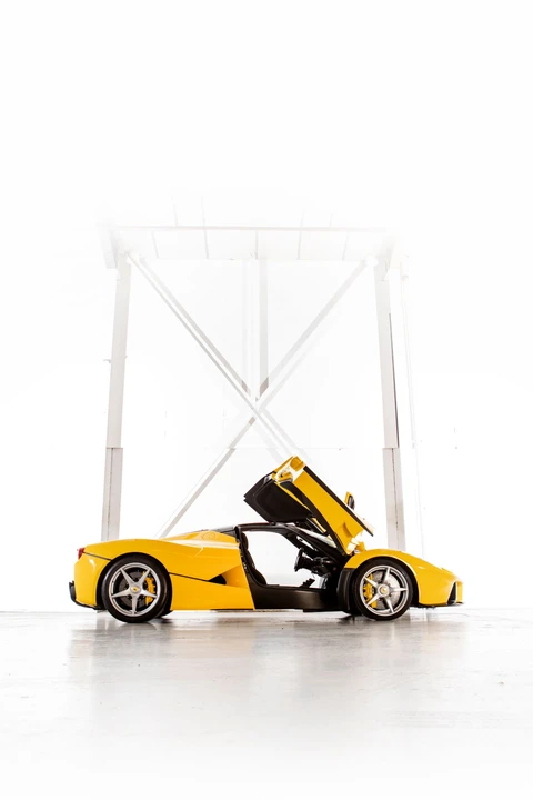 2015 Ferrari LaFerrari - Image 15 of 31