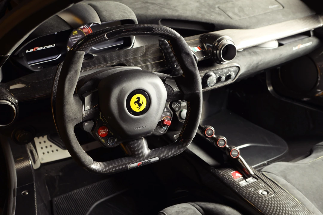 2015 Ferrari LaFerrari - Image 20 of 31