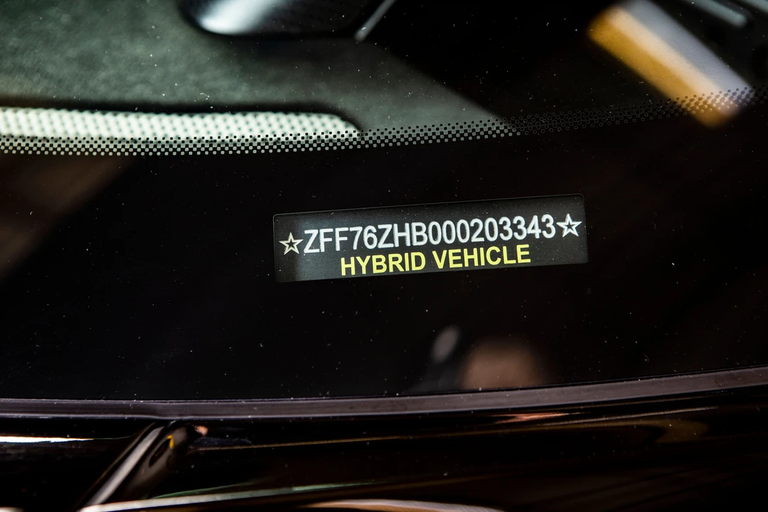 2015 Ferrari LaFerrari - Image 27 of 31