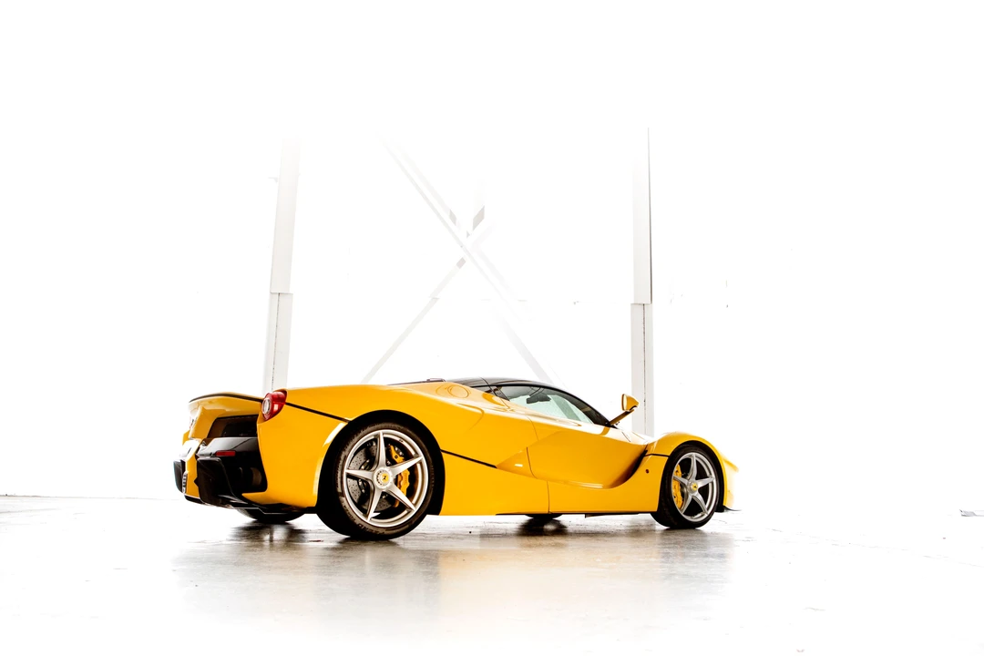 2015 Ferrari LaFerrari - Image 6 of 31