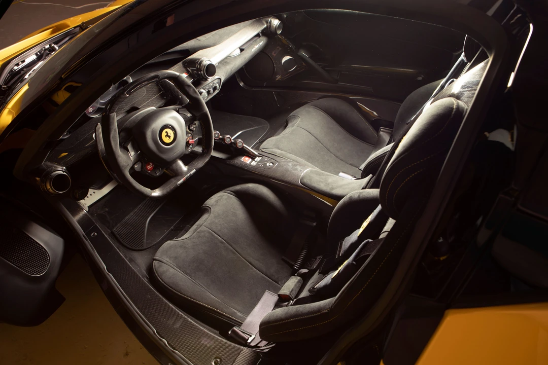 2015 Ferrari LaFerrari - Image 18 of 31
