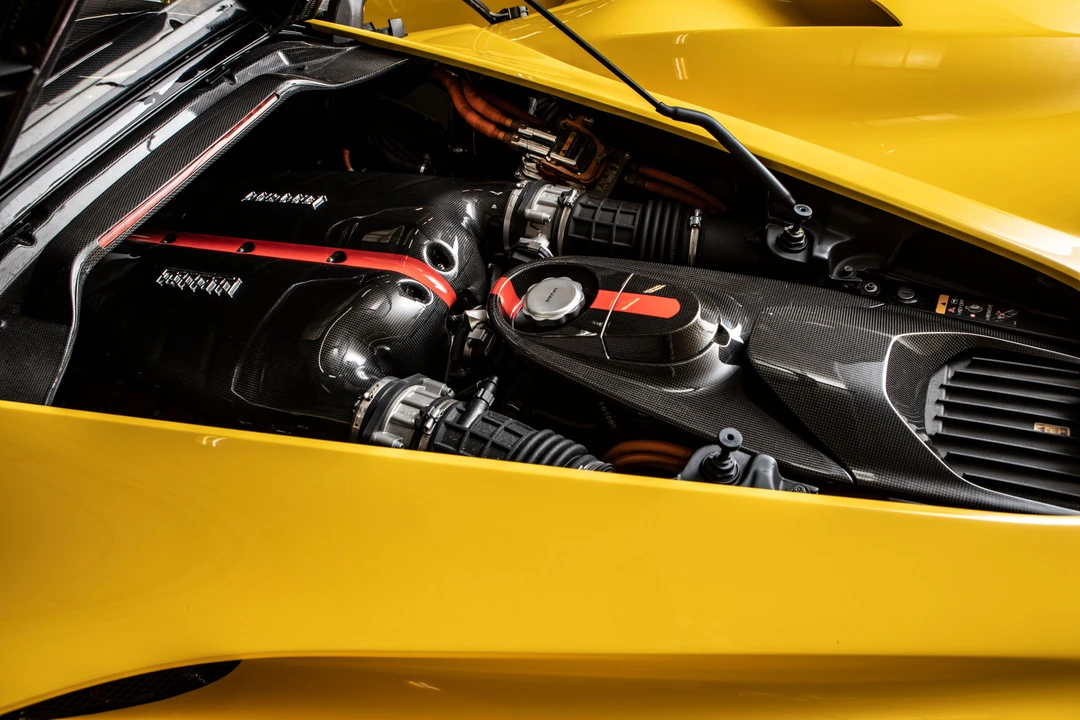 2015 Ferrari LaFerrari - Image 28 of 31