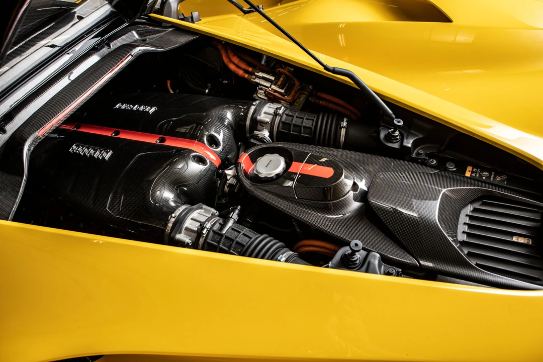 2015 Ferrari LaFerrari - Image 29 of 31