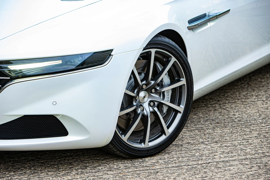 2015 Lagonda - Image 21 of 31