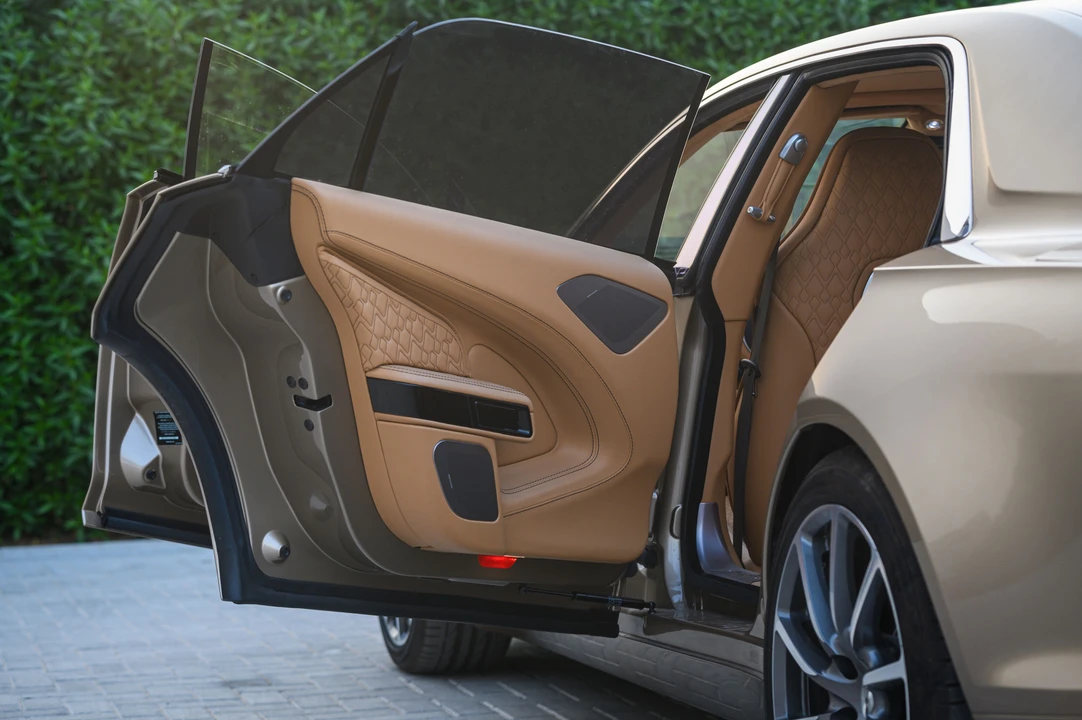 2015 Lagonda - Image 20 of 31