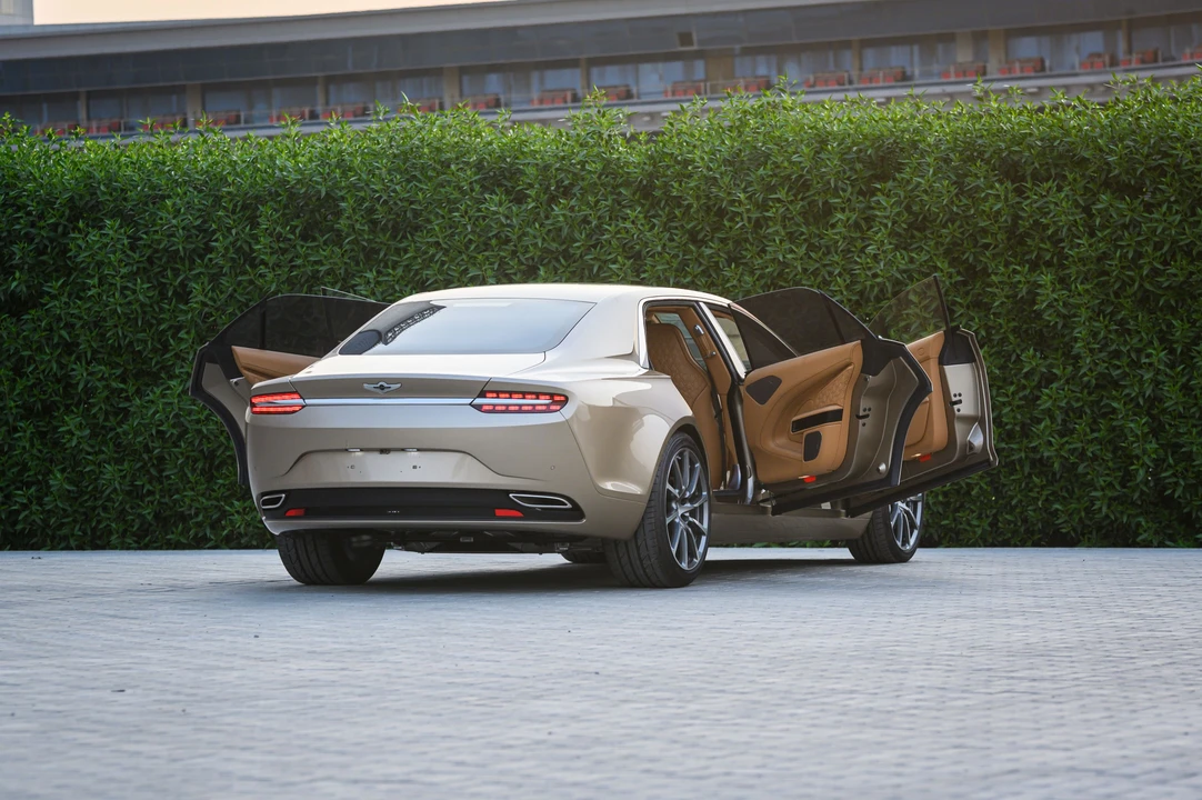 2015 Lagonda - Image 24 of 31