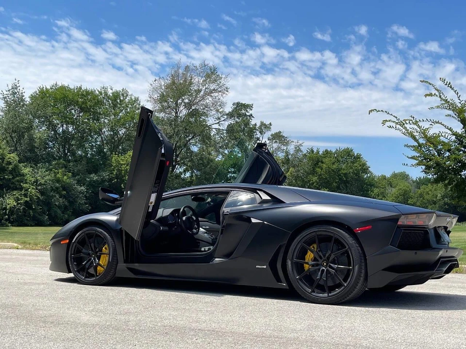2015 Lamborghini Aventador LP700-4 - Image 14 of 26