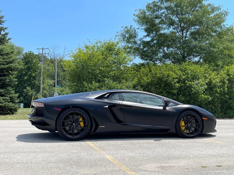 2015 Lamborghini Aventador LP700-4 - Image 11 of 26
