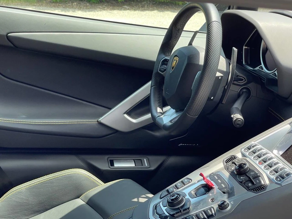 2015 Lamborghini Aventador LP700-4 - Image 23 of 26