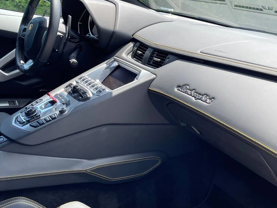 2015 Lamborghini Aventador LP700-4 - Image 19 of 26
