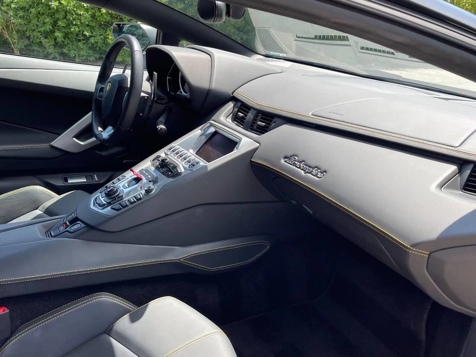 2015 Lamborghini Aventador LP700-4 - Image 24 of 26