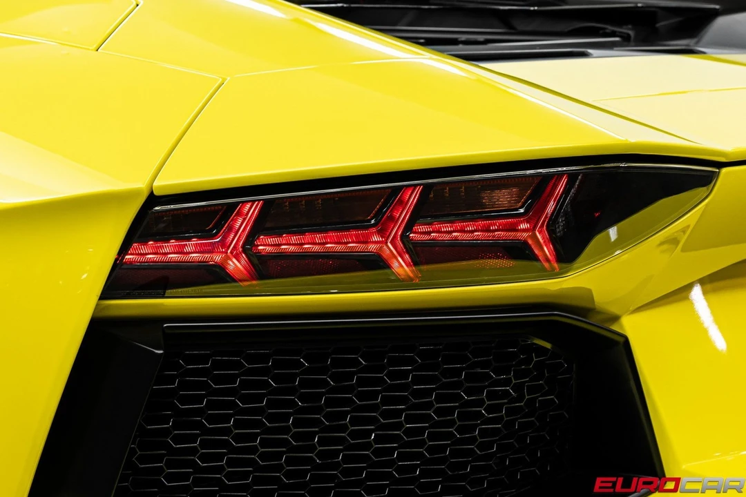 2015 Lamborghini Aventador LP700-4 - Image 18 of 31