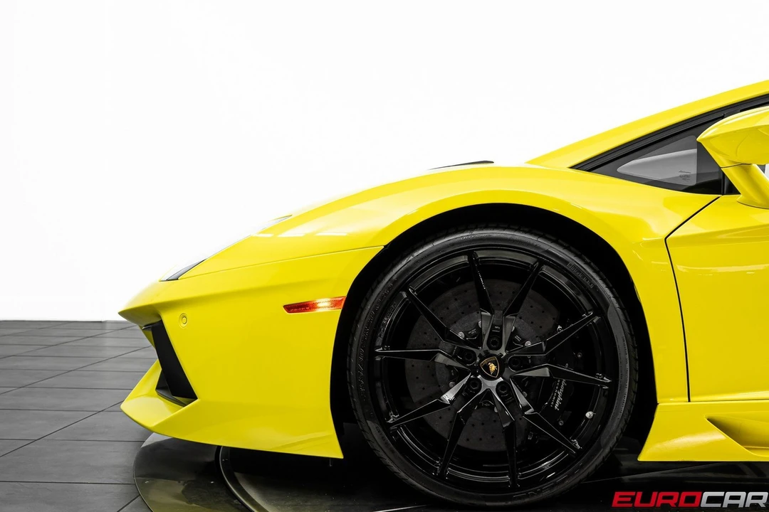 2015 Lamborghini Aventador LP700-4 - Image 12 of 31