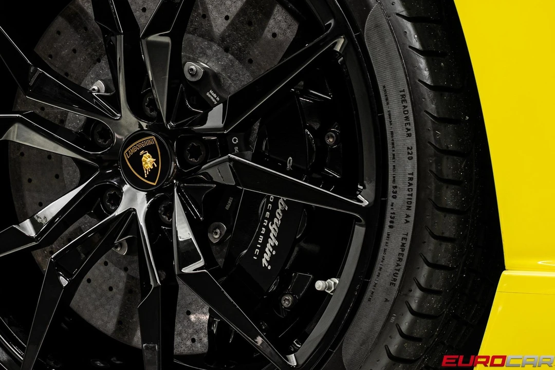 2015 Lamborghini Aventador LP700-4 - Image 22 of 31