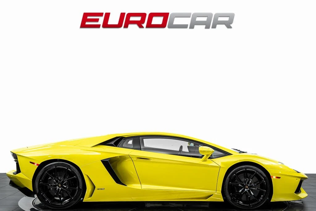 2015 Lamborghini Aventador LP700-4 - Image 6 of 31
