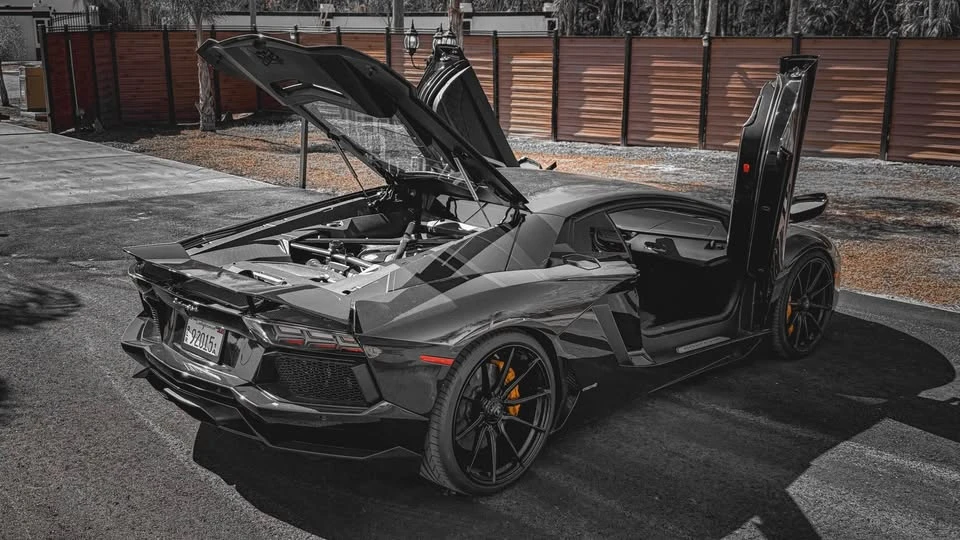 2015 Lamborghini Aventador LP700-4 - Image 4 of 14