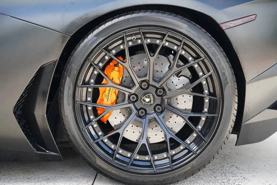 2015 Lamborghini Aventador LP700-4 - Image 6 of 10