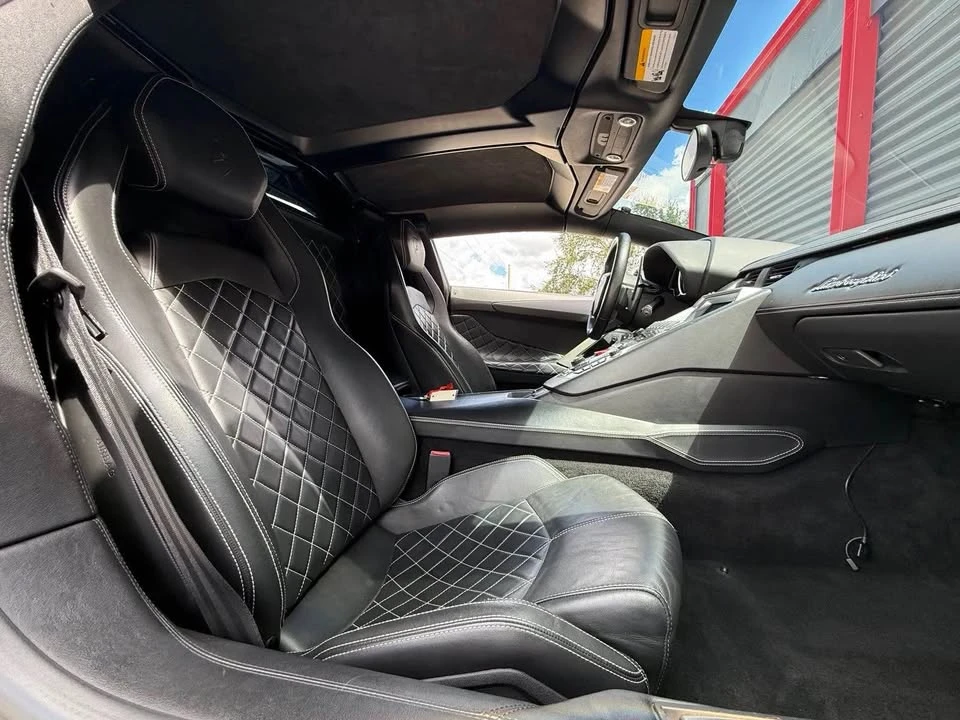 2015 Lamborghini Aventador LP700-4 - Image 9 of 10