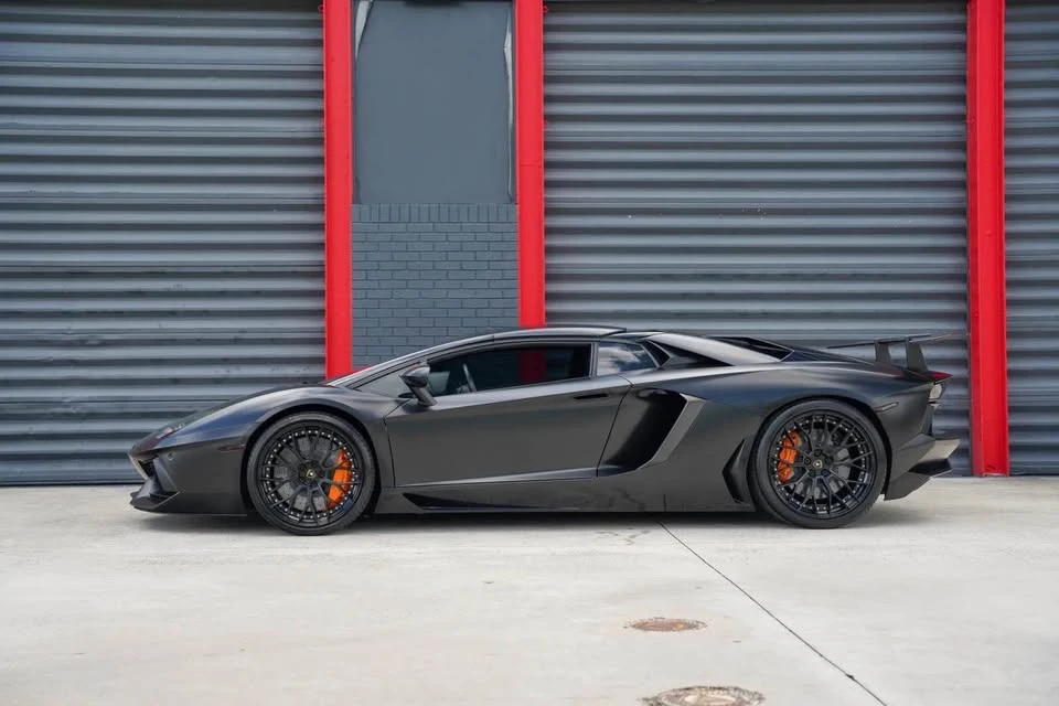 2015 Lamborghini Aventador LP700-4 - Image 3 of 10