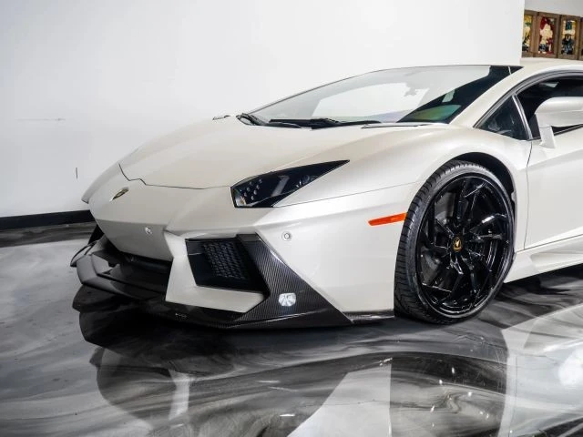 2015 Lamborghini Aventador LP700-4 - Image 17 of 21