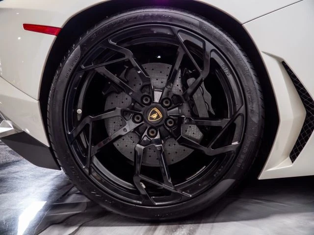 2015 Lamborghini Aventador LP700-4 - Image 20 of 21