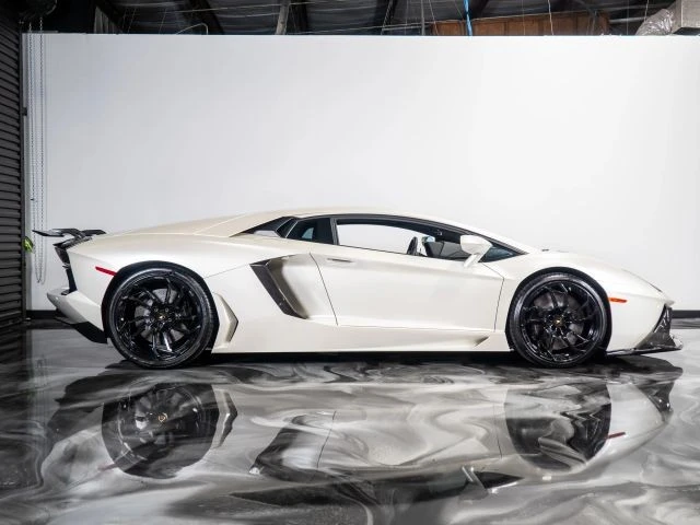 2015 Lamborghini Aventador LP700-4 - Image 8 of 21