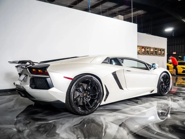 2015 Lamborghini Aventador LP700-4 - Image 9 of 21