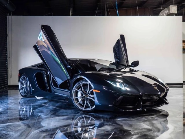 2015 Lamborghini Aventador LP700-4 - Image 2 of 21