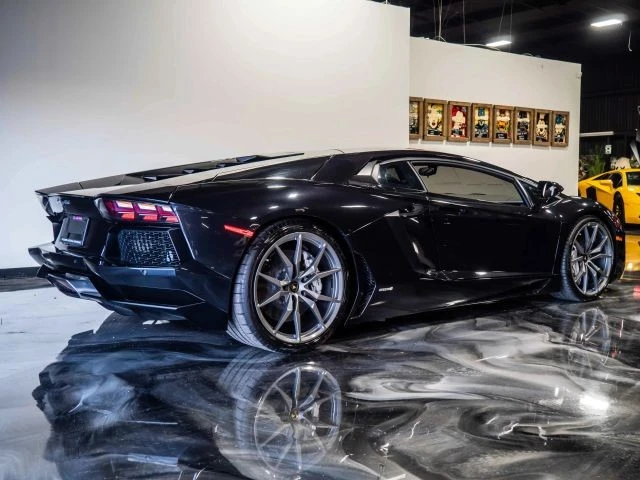 2015 Lamborghini Aventador LP700-4 - Image 8 of 21