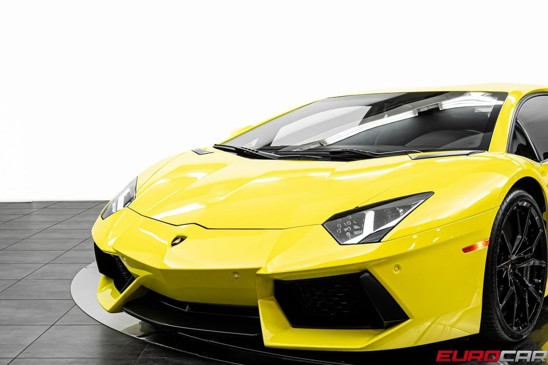 2015 Lamborghini Aventador LP700-4 - Image 11 of 31