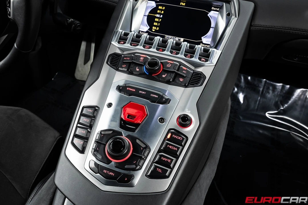 2015 Lamborghini Aventador LP700-4 - Image 29 of 31