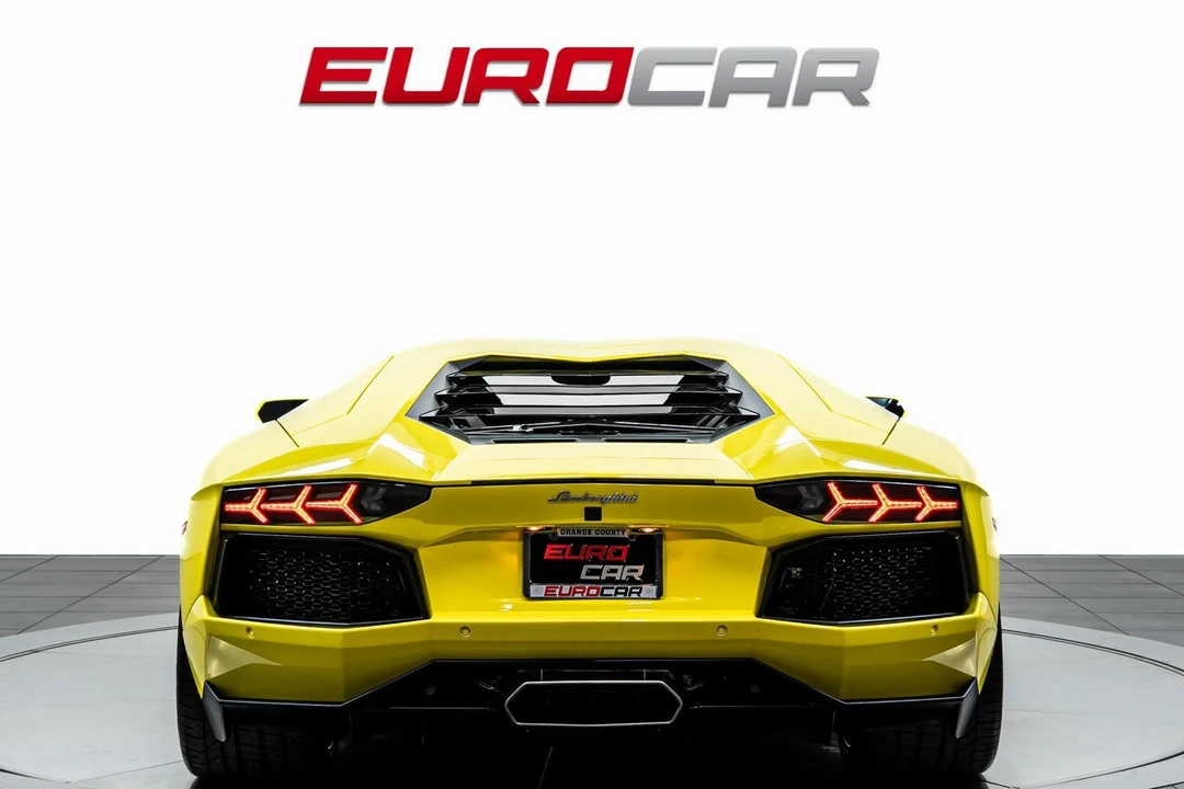 2015 Lamborghini Aventador LP700-4 - Image 4 of 31