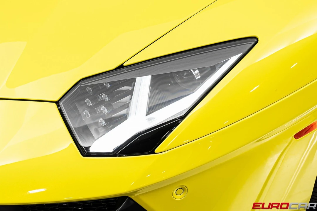 2015 Lamborghini Aventador LP700-4 - Image 10 of 31