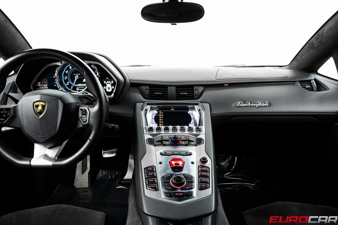 2015 Lamborghini Aventador LP700-4 - Image 25 of 31