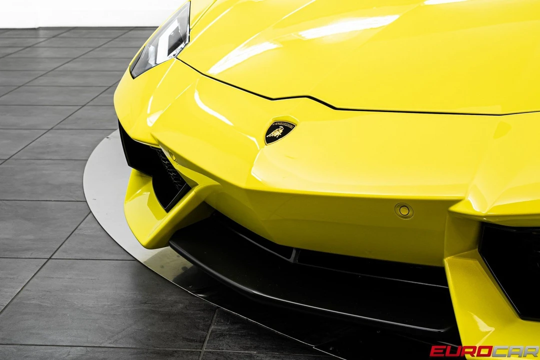 2015 Lamborghini Aventador LP700-4 - Image 9 of 31