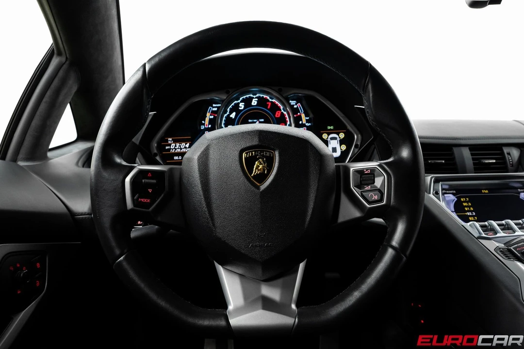 2015 Lamborghini Aventador LP700-4 - Image 27 of 31