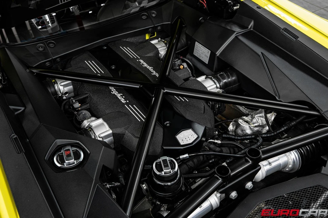 2015 Lamborghini Aventador LP700-4 - Image 17 of 31