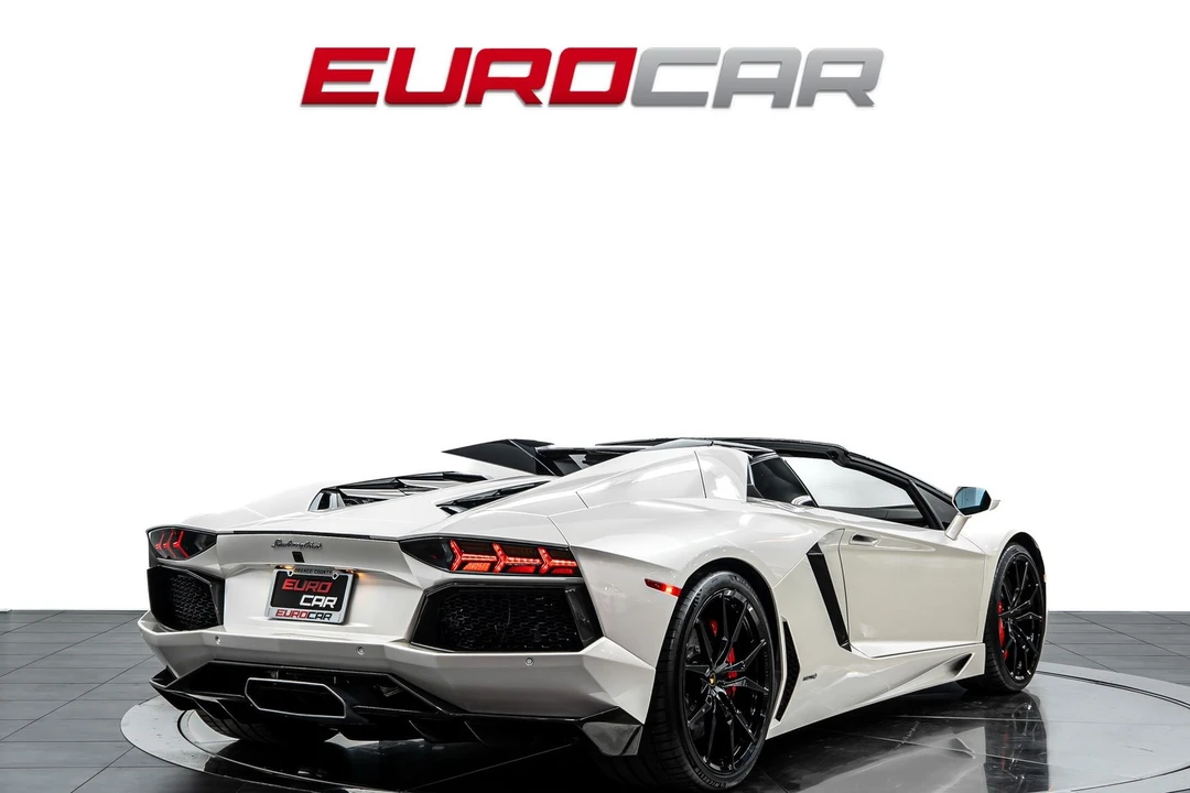 2015 Lamborghini Aventador LP700-4 - Image 6 of 31