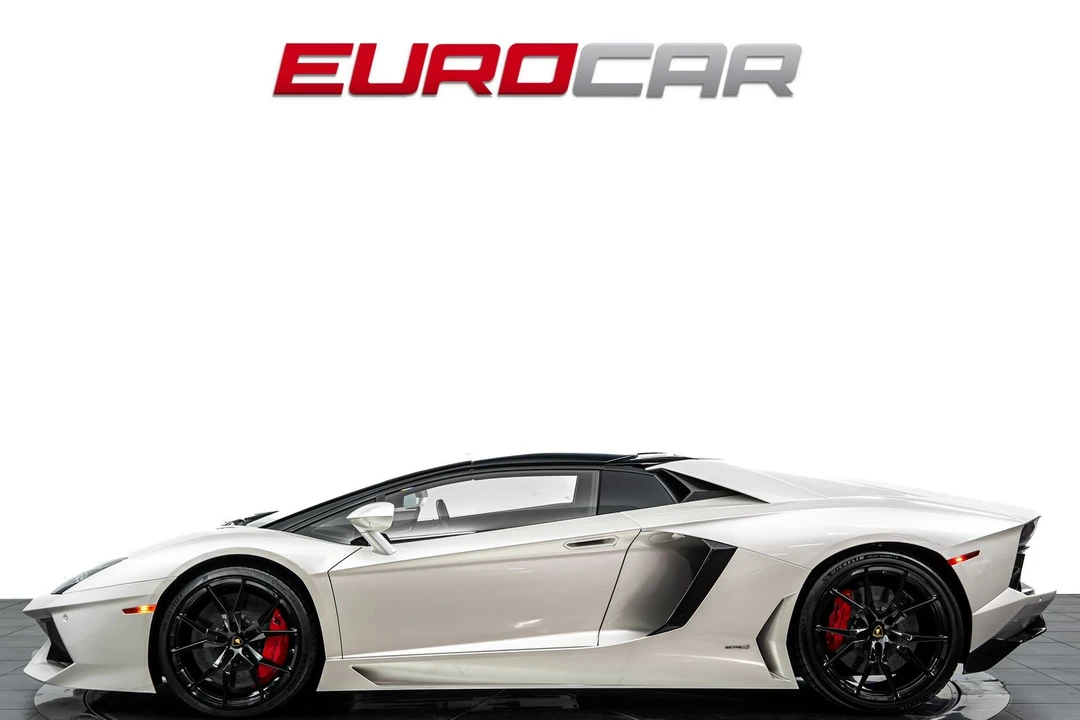 2015 Lamborghini Aventador LP700-4 - Image 3 of 31