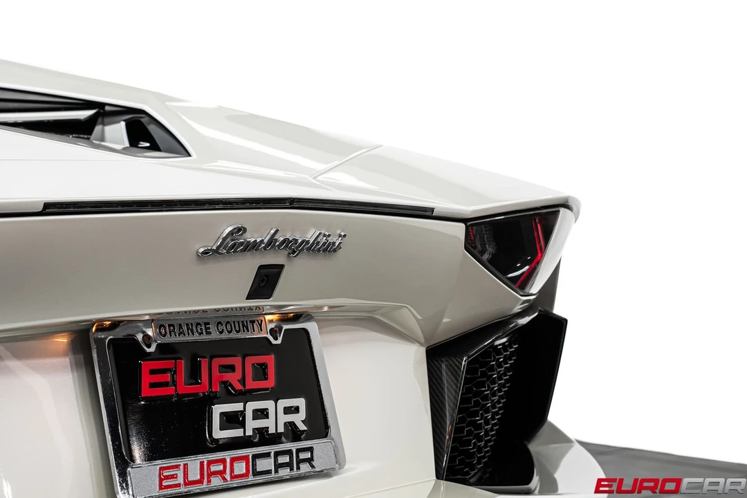 2015 Lamborghini Aventador LP700-4 - Image 28 of 31