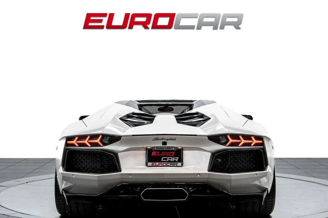 2015 Lamborghini Aventador LP700-4 - Image 5 of 31