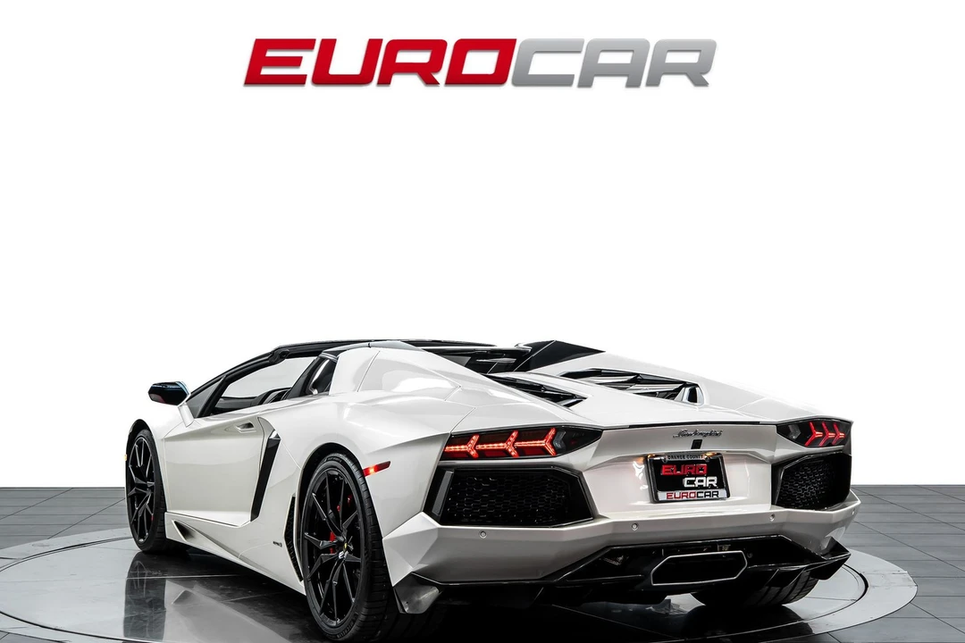 2015 Lamborghini Aventador LP700-4 - Image 4 of 31