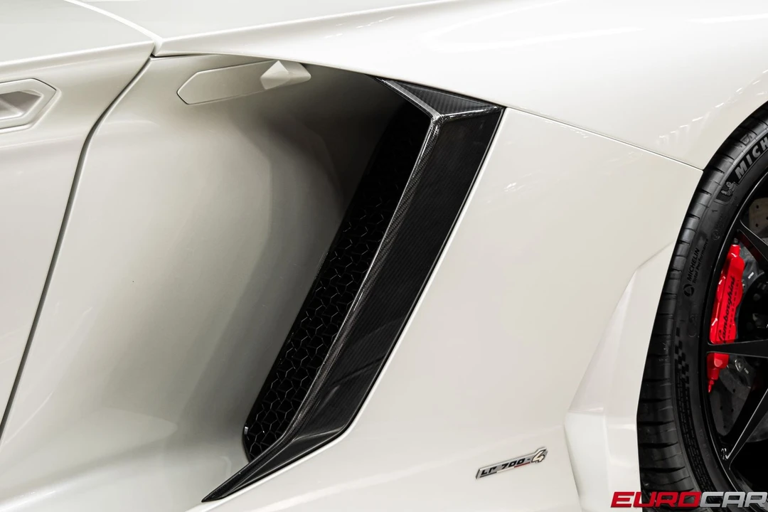 2015 Lamborghini Aventador LP700-4 - Image 20 of 31