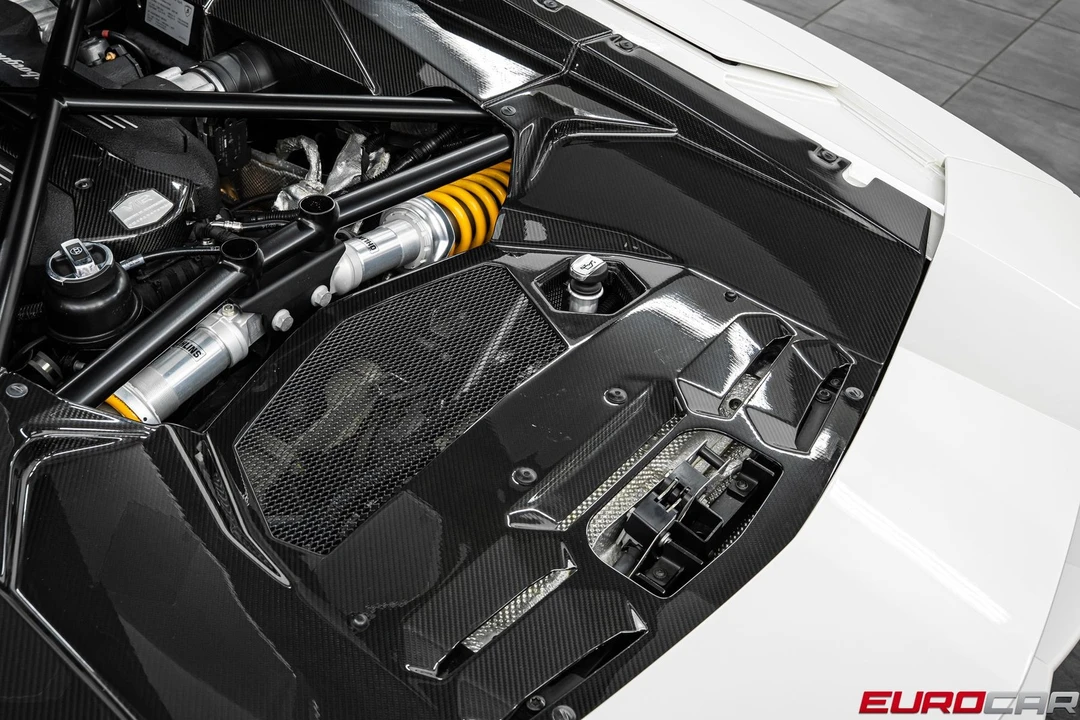 2015 Lamborghini Aventador LP700-4 - Image 26 of 31